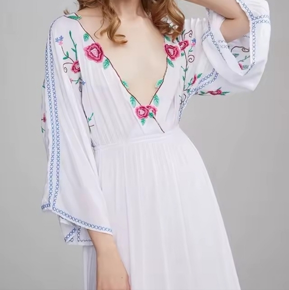 Elegant Reversible Floral Embroidered Long Sleeve Dress - Picture 13 of 16